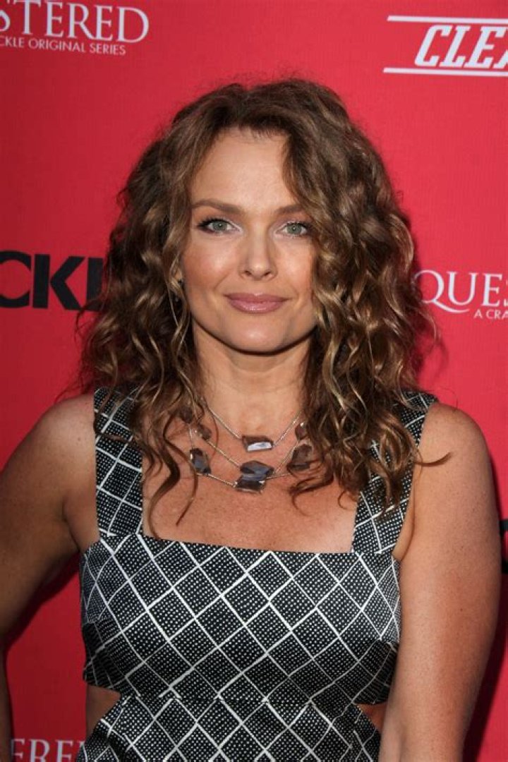 Dina Meyer