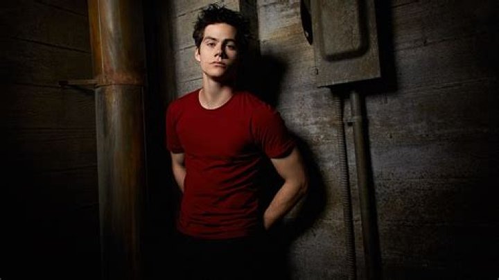 Dylan O’Brien wife: Is Dylan O’Brien married to Sarah Ramos? 1 Dylan OBrien