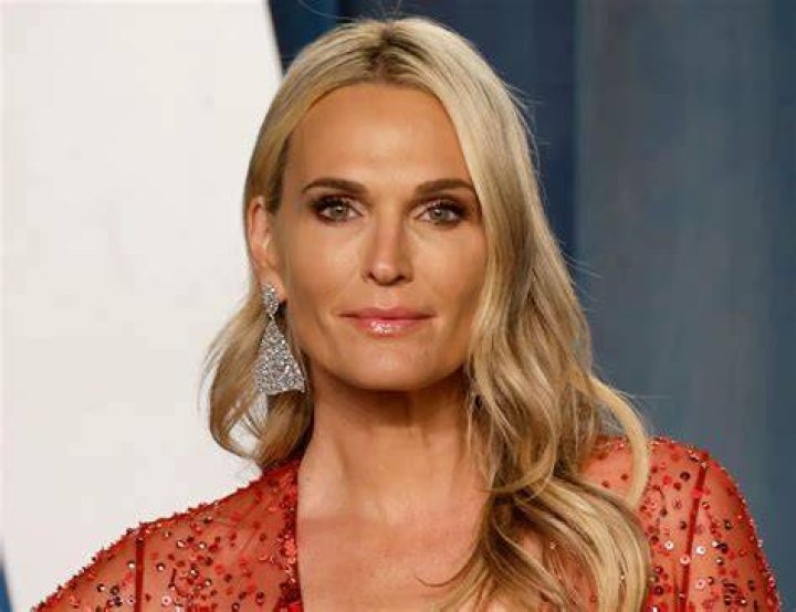 Molly Sims in Bathing Suit Has "Birthday Week" — Celebwell