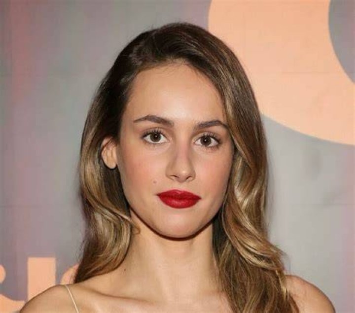 Nell Verlaque Parents celebzbiography.com