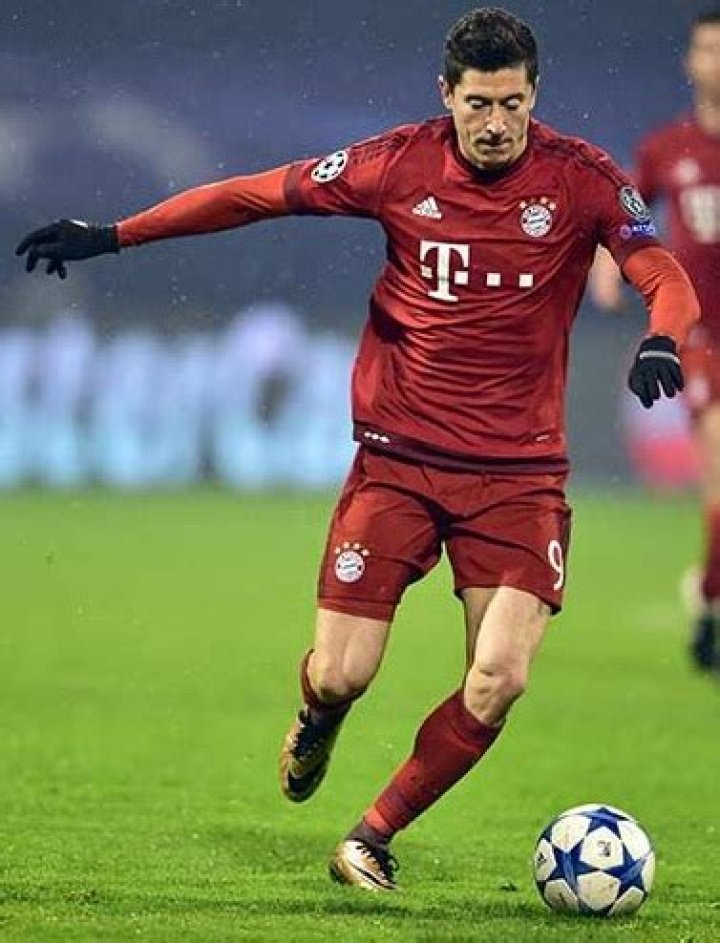 Robert Lewandowski Height Weight Stats