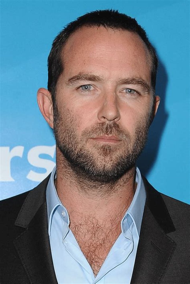 Sullivan Stapleton Age, Weight, Height, Measurements